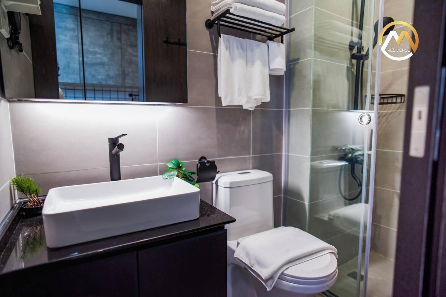 Hotel Serviced Apartments Top One Infinity Pool With View Of 360 Degree Phnompen Kültér fotó