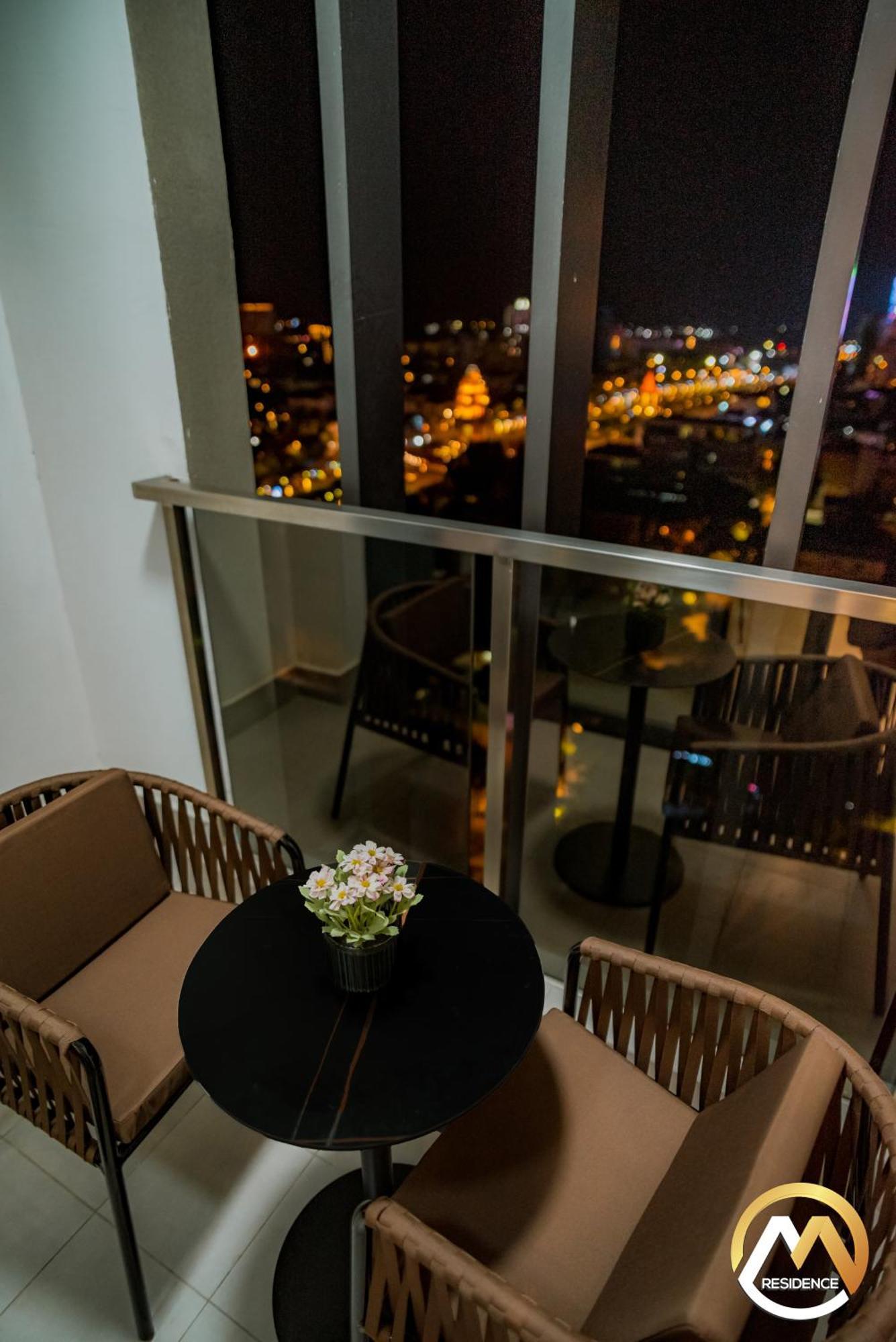 Hotel Serviced Apartments Top One Infinity Pool With View Of 360 Degree Phnompen Kültér fotó