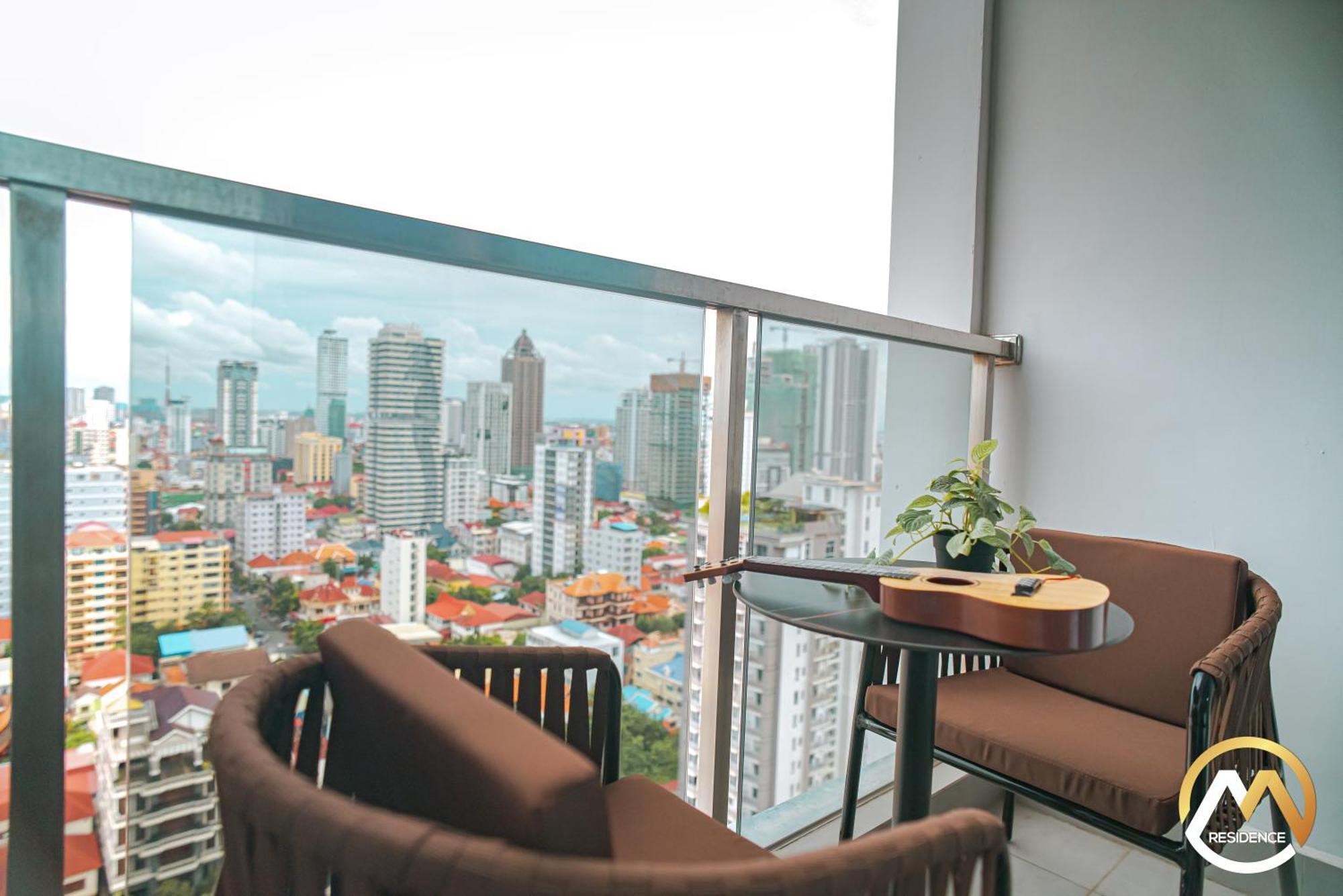 Hotel Serviced Apartments Top One Infinity Pool With View Of 360 Degree Phnompen Kültér fotó