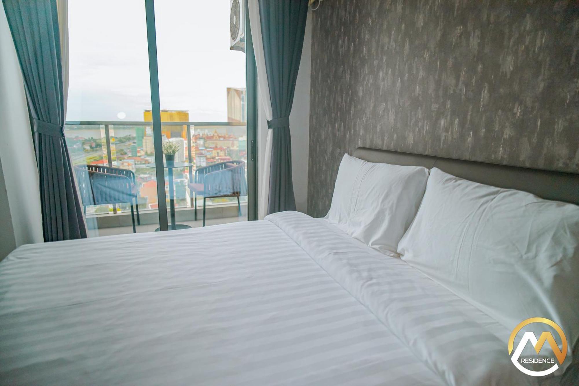 Hotel Serviced Apartments Top One Infinity Pool With View Of 360 Degree Phnompen Kültér fotó