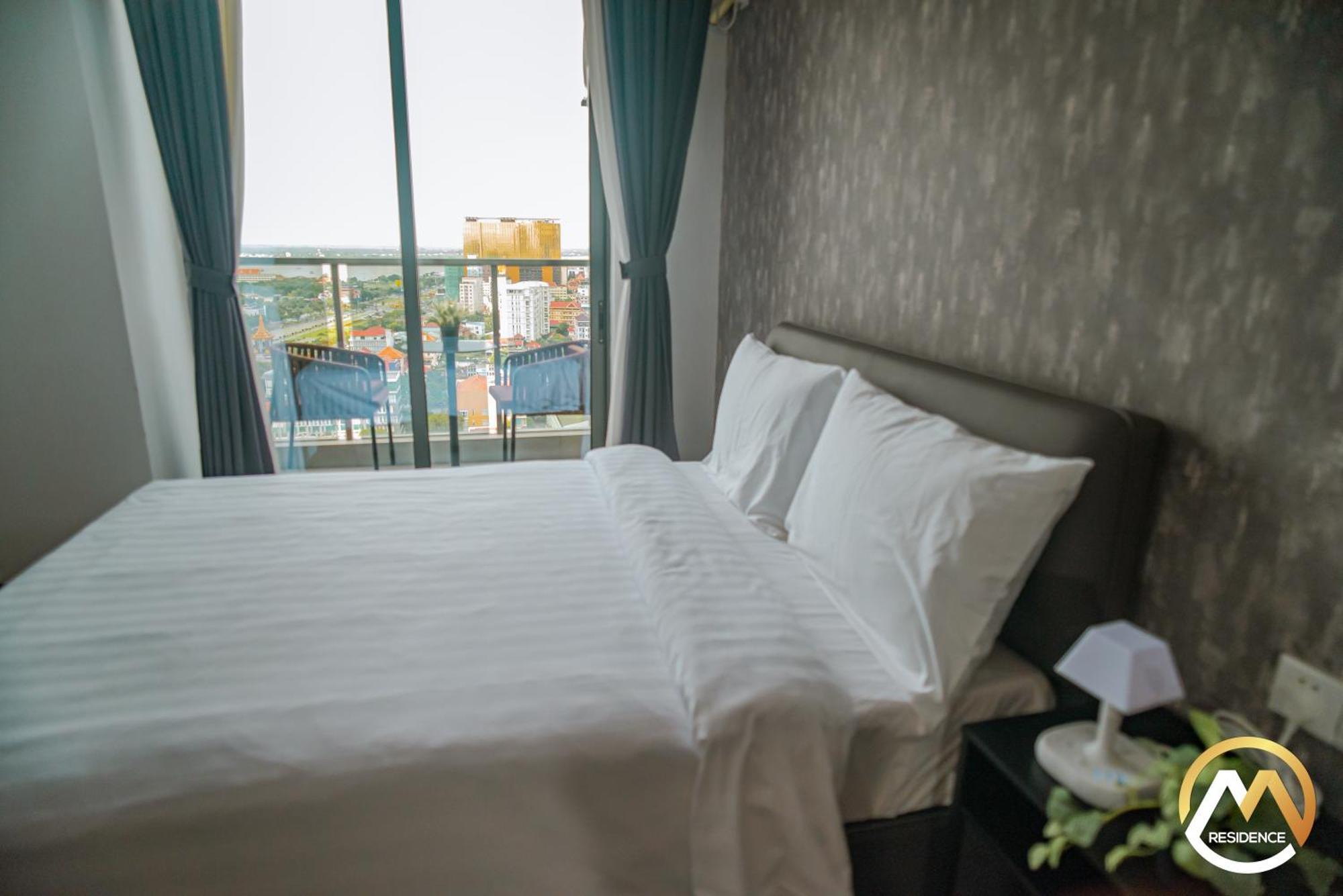 Hotel Serviced Apartments Top One Infinity Pool With View Of 360 Degree Phnompen Kültér fotó