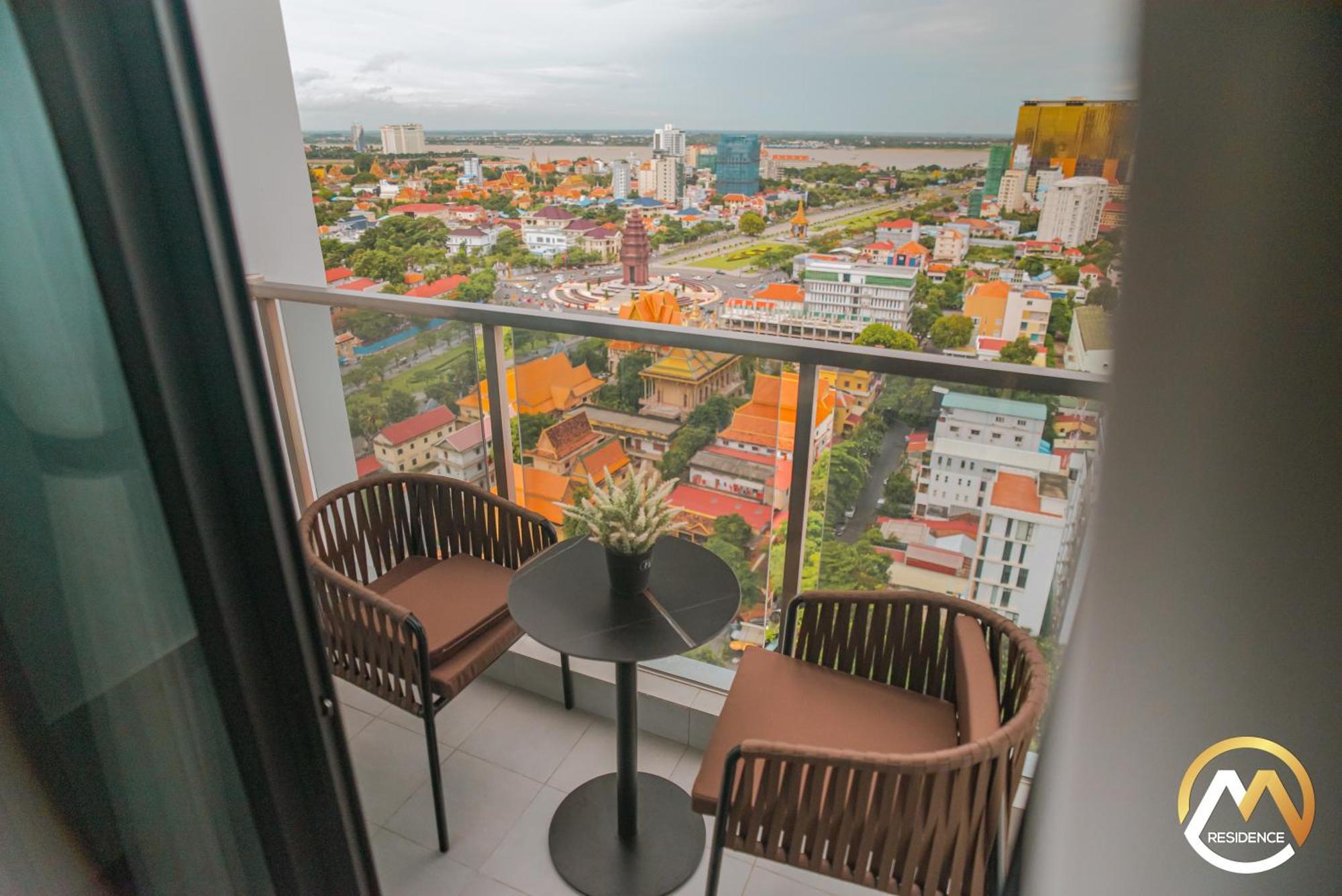 Hotel Serviced Apartments Top One Infinity Pool With View Of 360 Degree Phnompen Kültér fotó